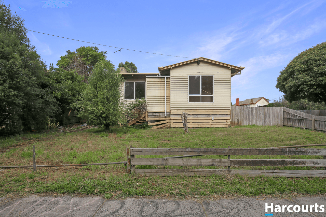 26 Greenwood Parade, LEONGATHA, VIC 3953