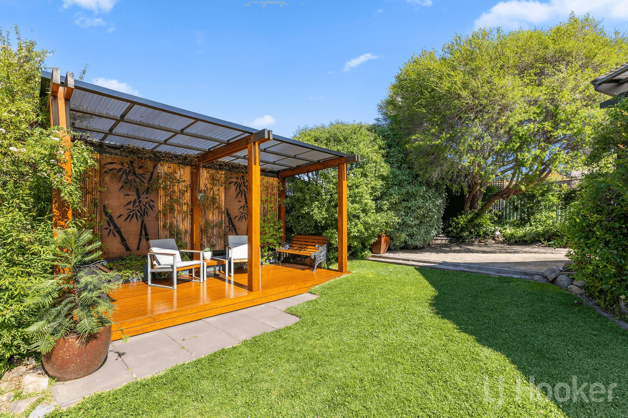 8 Hunt Place, CRESTWOOD, NSW 2620