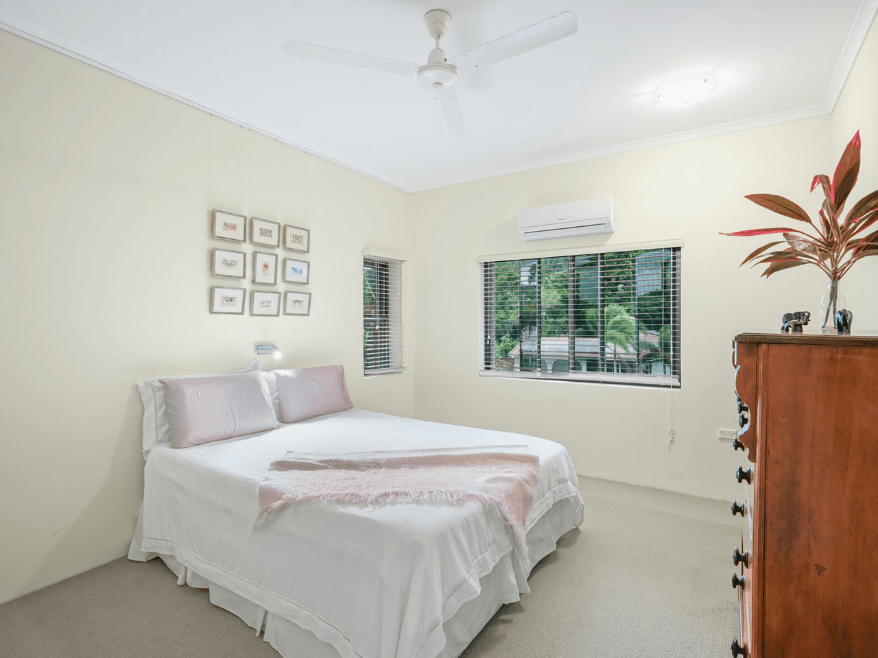 2 Bayview Street, BAYVIEW HEIGHTS, QLD 4868