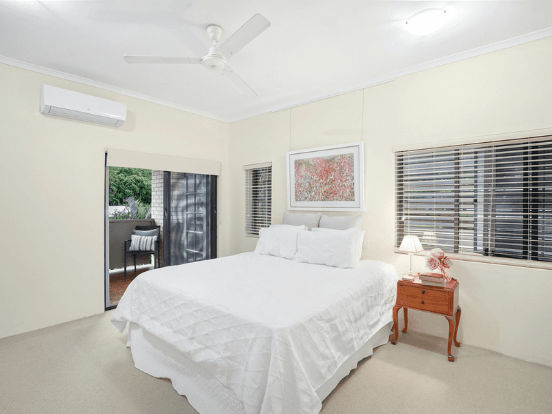 2 Bayview Street, BAYVIEW HEIGHTS, QLD 4868