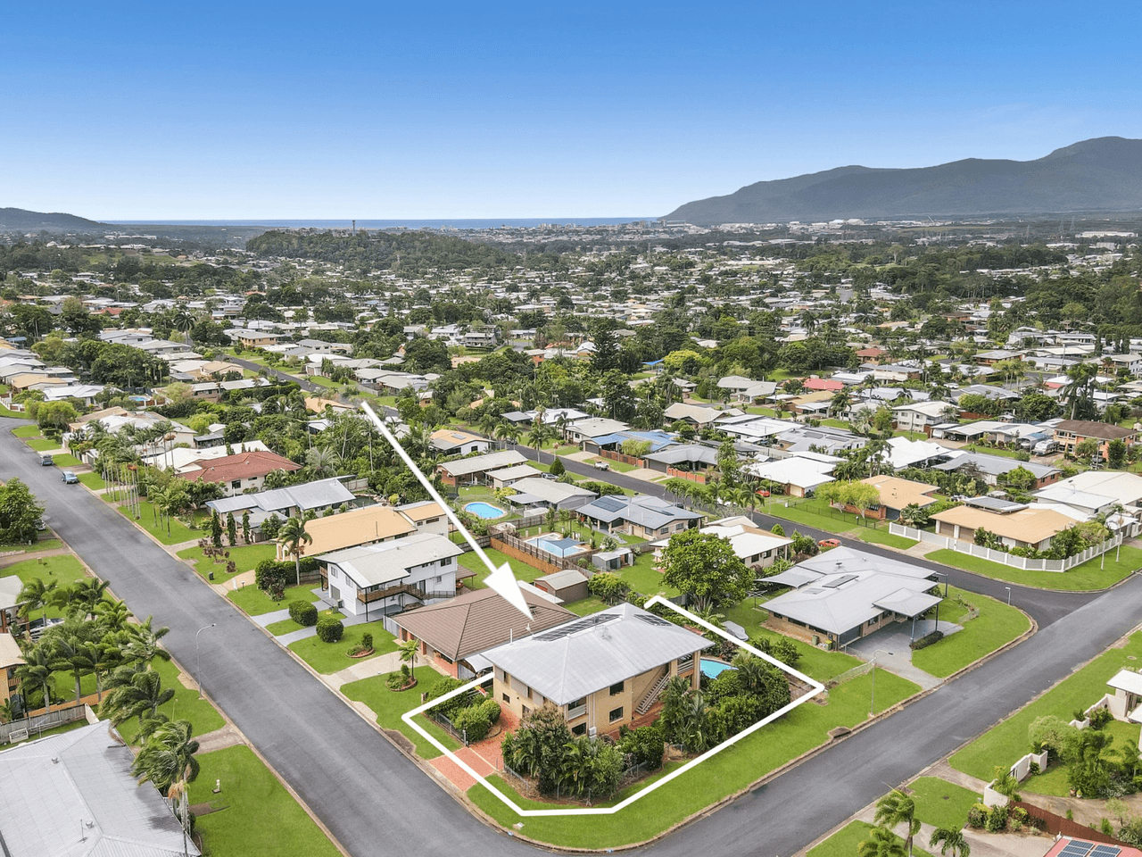 2 Bayview Street, BAYVIEW HEIGHTS, QLD 4868