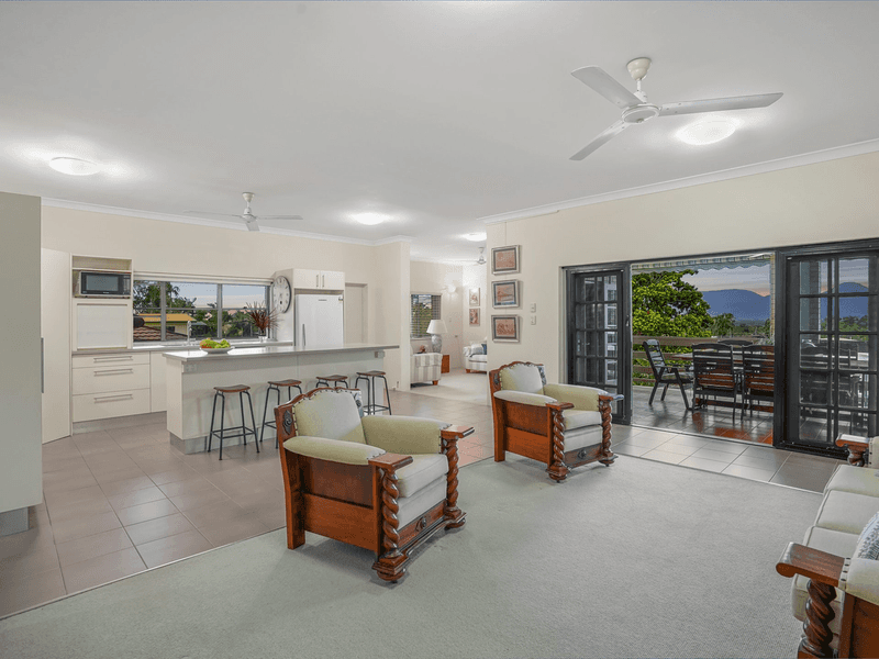 2 Bayview Street, BAYVIEW HEIGHTS, QLD 4868