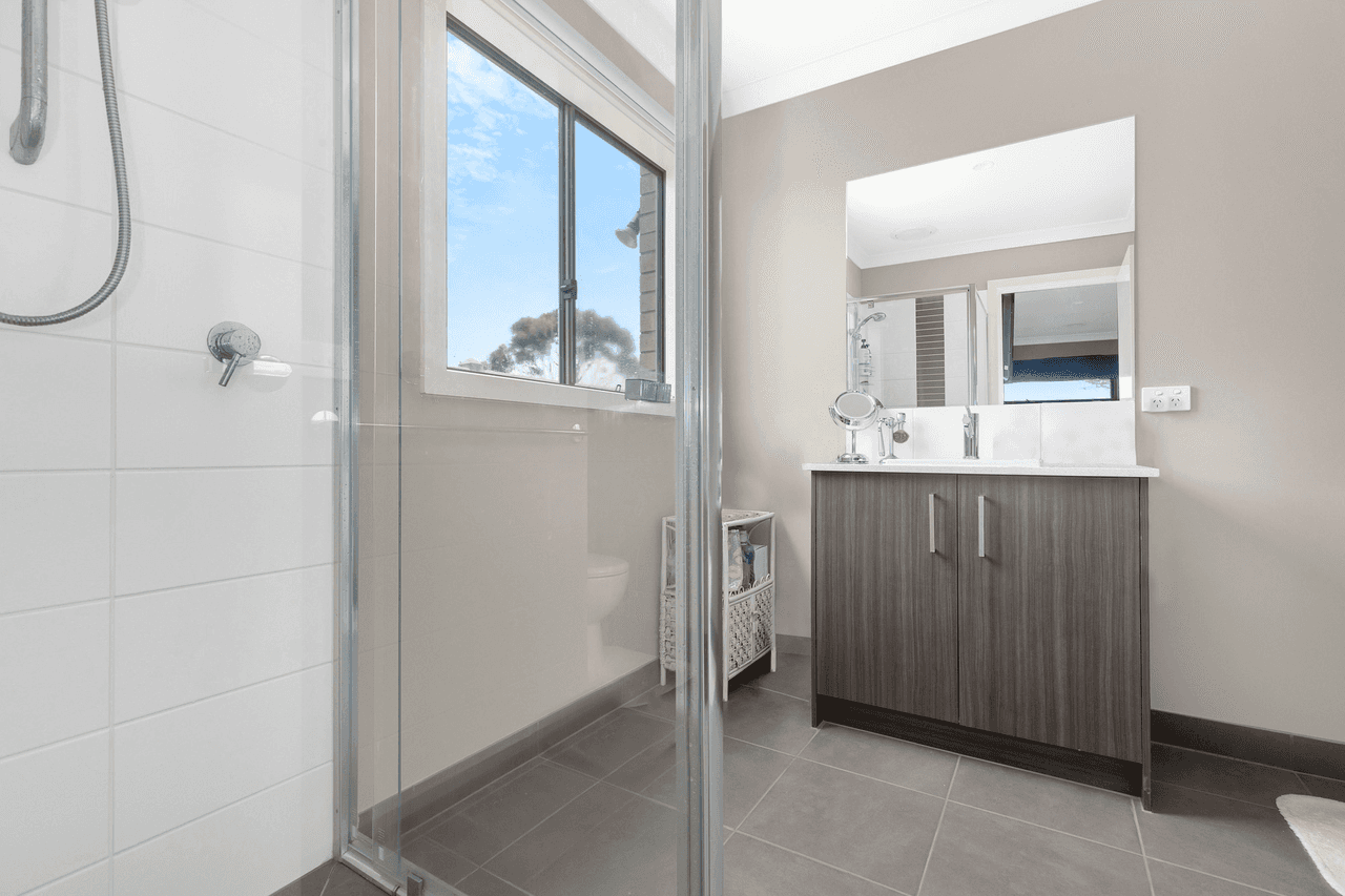 25 Willesden Crescent, WYNDHAM VALE, VIC 3024